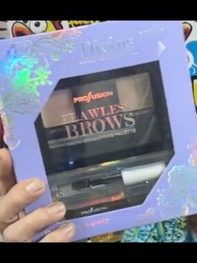 Profusion Cosmetics Flawless Brows Kit - Lilac Packaging